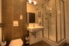 Toilette mit Dusche