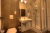 Toilette mit Dusche
